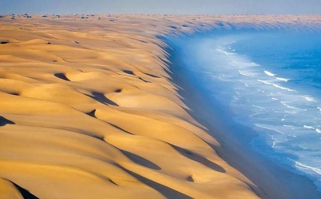 کمپینگ در ساحل درک چابهار کمپینگ در ساحل درک چابهار